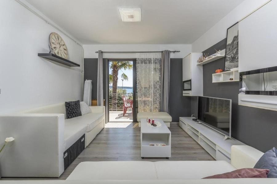 Apartment Zak Novigrad  ภายนอก รูปภาพ