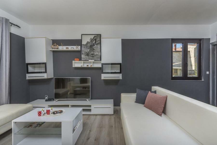 Apartment Zak Novigrad  ภายนอก รูปภาพ